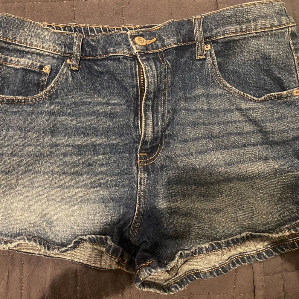Aeropostale Mom Denim Shorts in Light Blue Wash